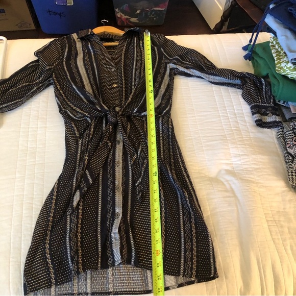 VICI Shirtwaist Tie-front Rayon Dress. Size Small. - Picture 11 of 13